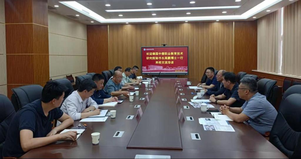与湖南大学就开展深层次的学生培养和教